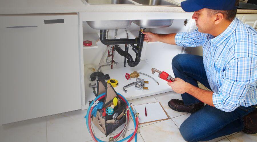Expert burst pipe repair services in Russell, IA